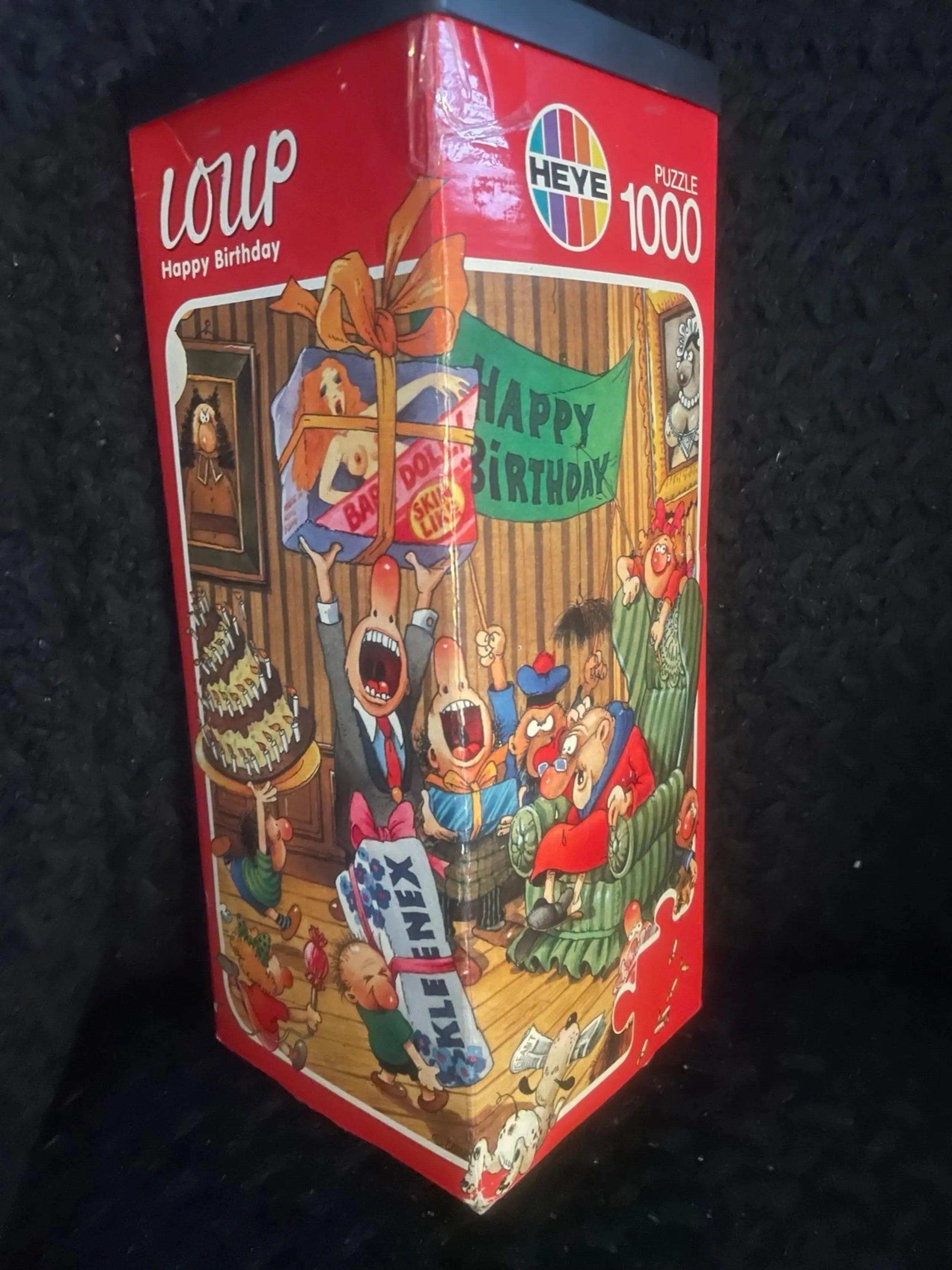 PFG RARE - Joyeux Anniversaire - Vintage, 1990 (Boîte triangulaire) (1000 pièces) (État d'usage - PUZZLES FOR GOOD)