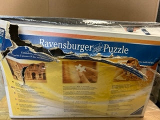 FREE Ravensburger LOTR: The Two Towers (2000pcs) (DAMAGED BOX)