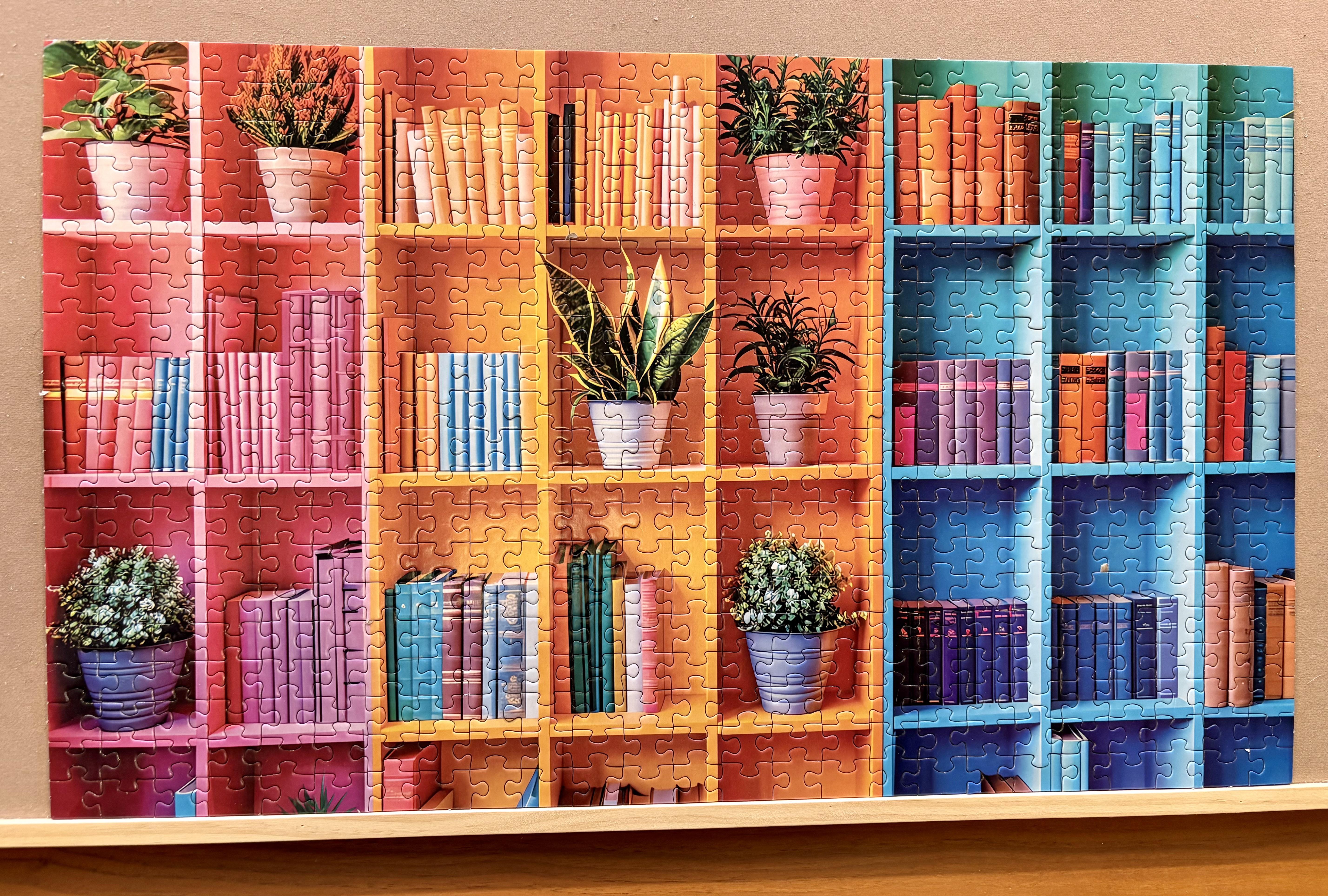 Étagère colorée et organisée PFG (Usage/Utilisé - PUZZLES FOR GOOD)