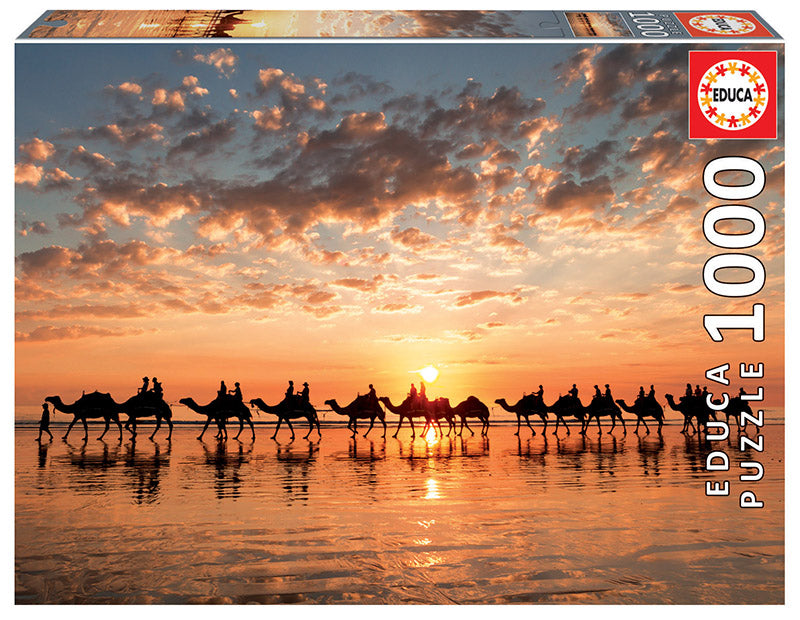 Coucher de soleil doré sur Cable Beach, Australie