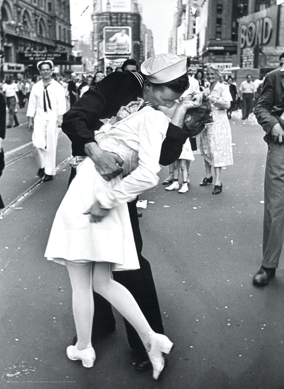 LIFE Magazine - Kissing on VJ Day