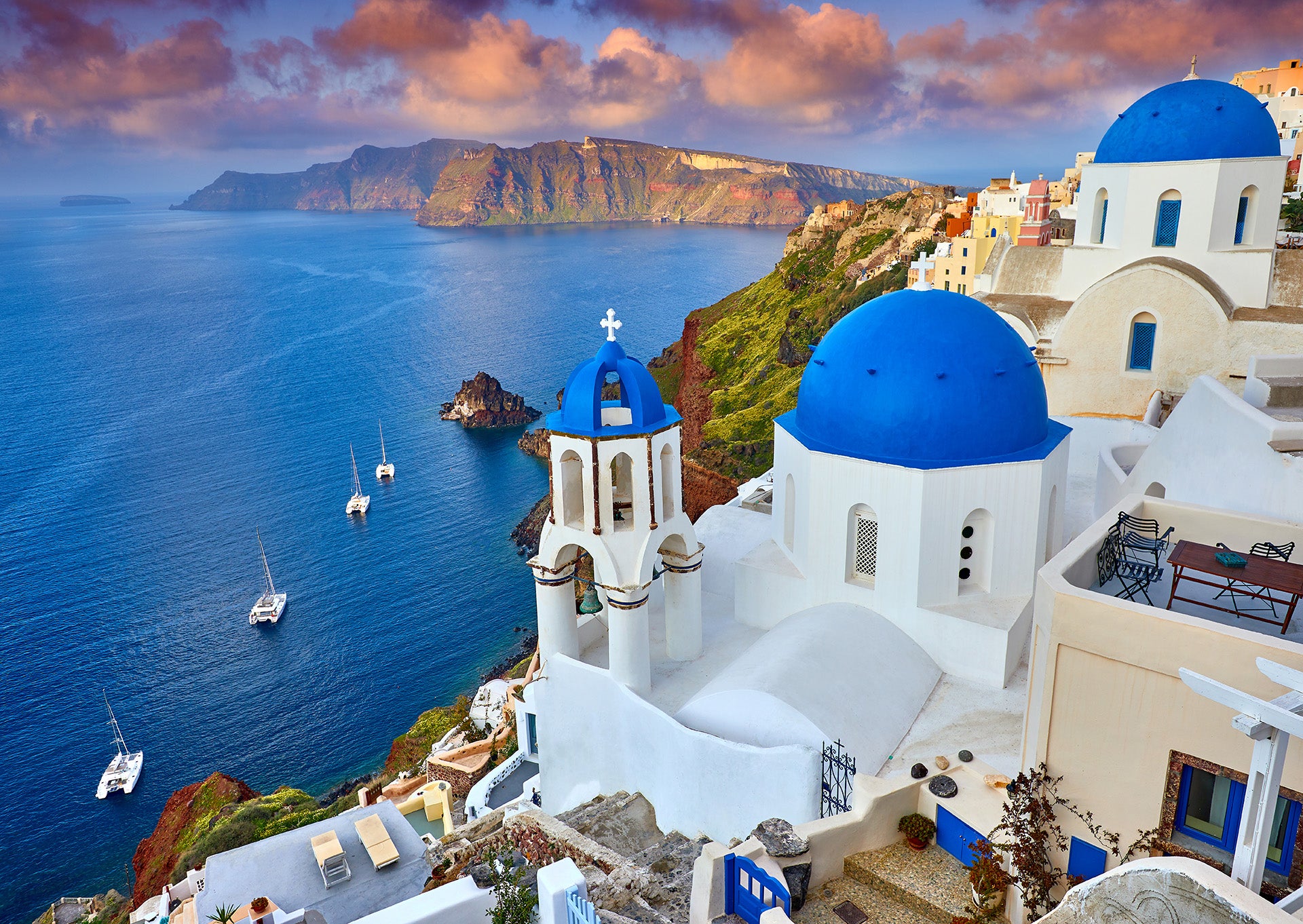 Santorini Views with Boats, Greece (1000pcs)
